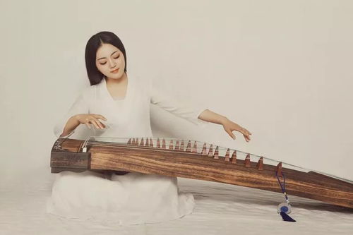 弹古筝服饰大有讲究